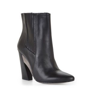 BCBG MAXAZRIA metilde leather black boots